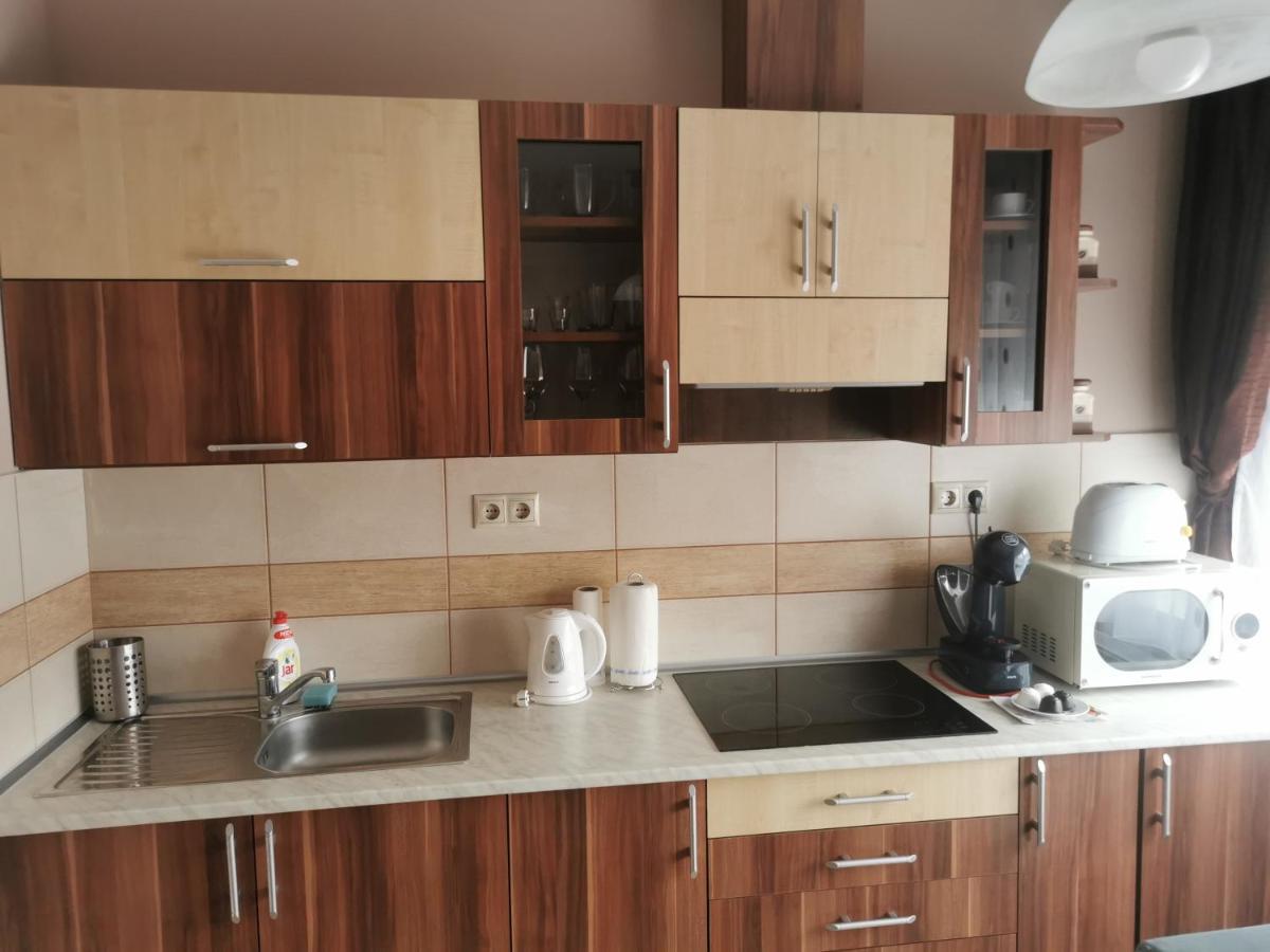 Szabo Apartman ชาร์วาร์ ภายนอก รูปภาพ